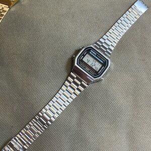 Casio silver mens digital A168w watch adjustable band - like new